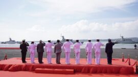 Menteri Pertahanan (Menhan) Prabowo Subianto Menghadiri Upacara penyerahan dua kapal di Dermaga Madura, Koarmada II Ujung, Surabaya, Senin, 14 Agustus 2023. (Dok. Tim Media Prabowo Subianto) 
