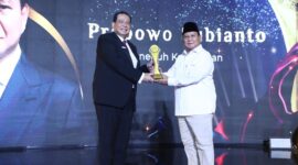 Menteri Pertahanan Prabowo Subianto mendapat penghargaan kategori 