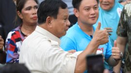 Prabowo Gembira Ria Joget bersama Rakyat Cilincing Jakut Saat Hadiri Masak Besar Chef Bobon x Kopra