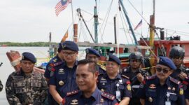 KKP Tangkap Dua Kapal Malaysia di Selat Malaka Gunakan Trawl Ilegal, Seluruh ABK WNI